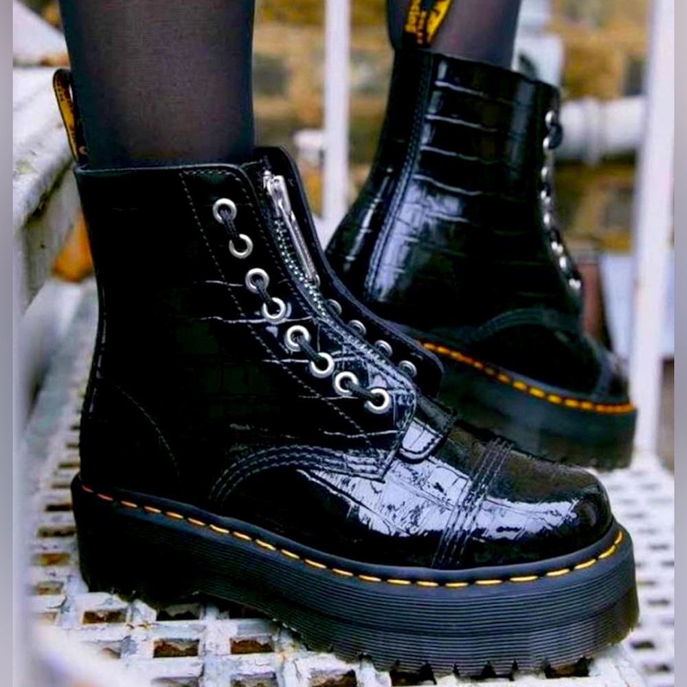 Dr.Martens WILD CROC LEATHER PLATFORM BOOTS 🥾
